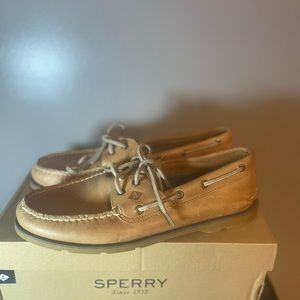 never worn sperry size 10